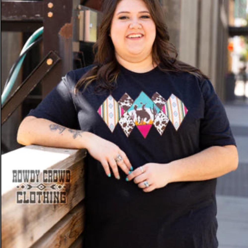 🩷🖤🩵Rowdy Crowd Five Points Tee Cowhide Bronc Serape XL, 3X